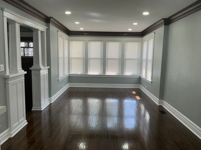 8042 S Bennett Avenue, Chicago, IL 60617