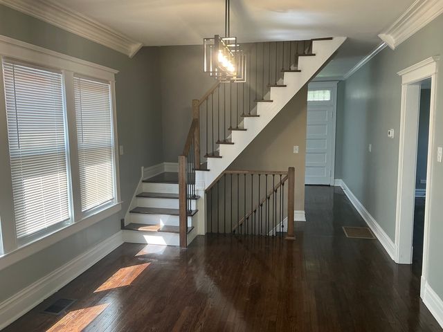 8042 S Bennett Avenue, Chicago, IL 60617