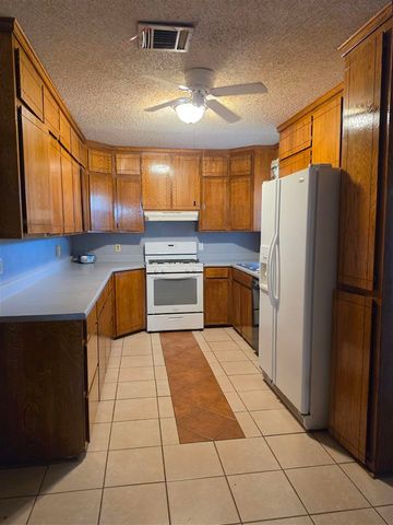 17728 WATTS RD, Fletcher, OK 73541