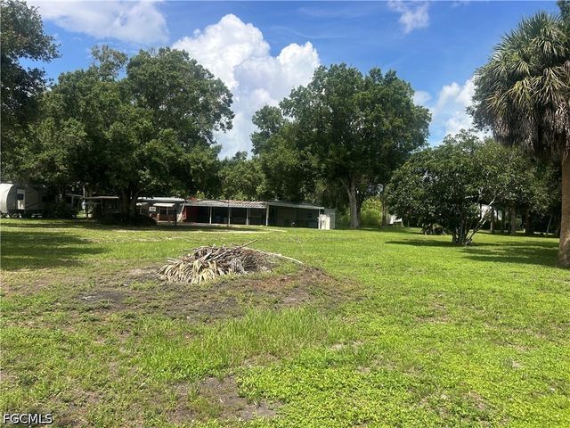 18595 Palm Creek DR 601, North Fort Myers, FL 33917