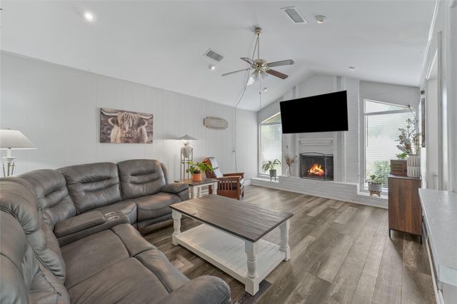 2408 Chelmsford Court, Alvin, TX 77511