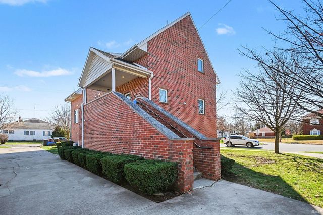 330 N Sunnyside Avenue, South Bend, IN 46617