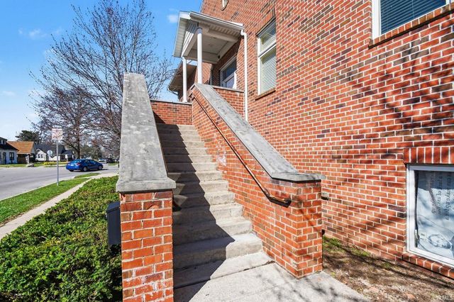 330 N Sunnyside Avenue, South Bend, IN 46617