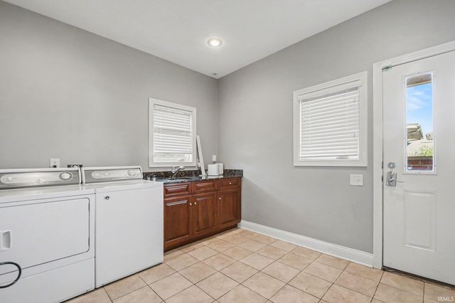 330 N Sunnyside Avenue, South Bend, IN 46617