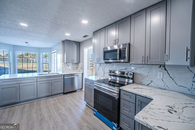 3838 Parnell Way, Ellenwood, GA 30294