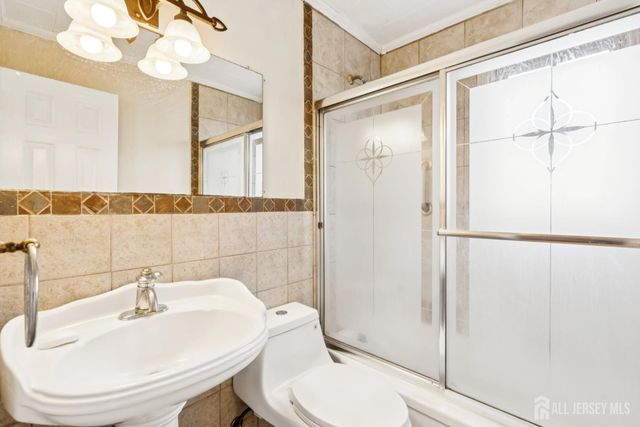 61 Duley Avenue, Edison, NJ 08817