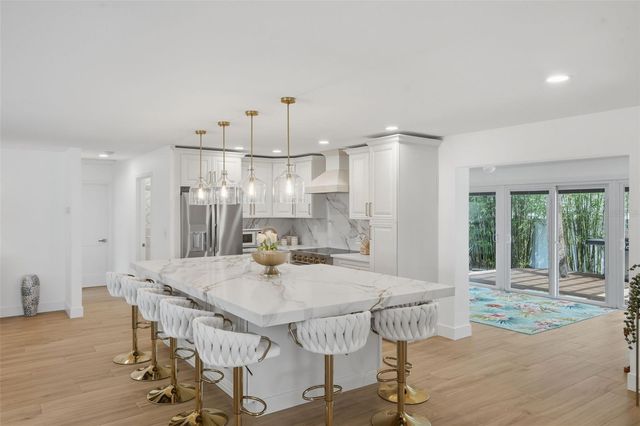 1819 MARYLAND AVENUE NE, St Petersburg, FL 33703