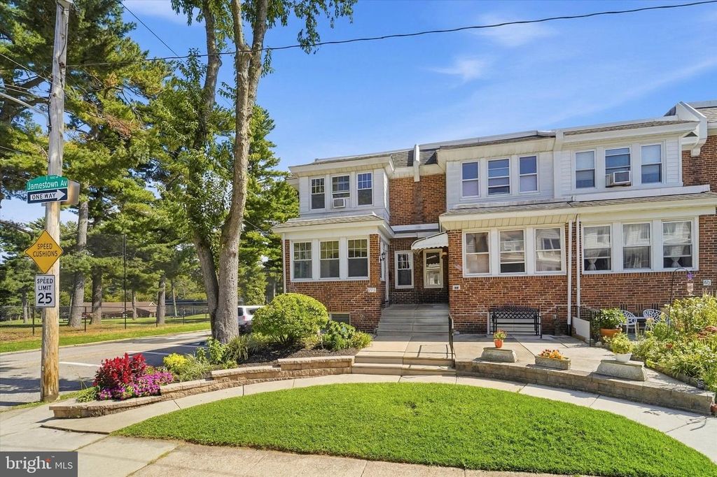 675 JAMESTOWN ST, PHILADELPHIA, PA 19128 — exterior