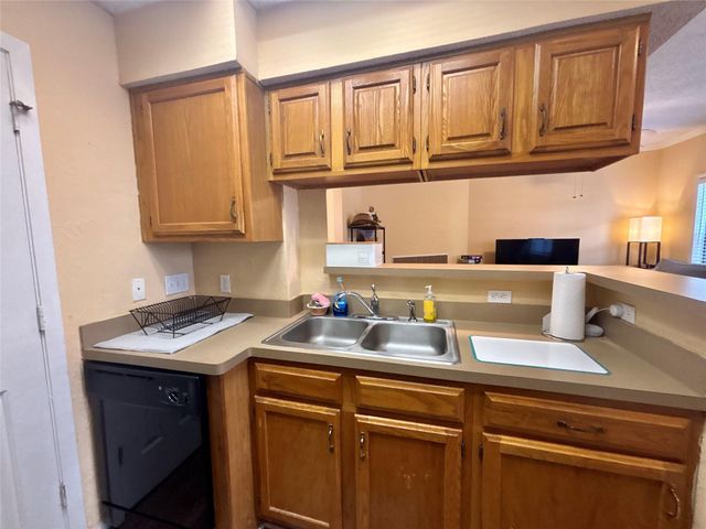 915 W 23rd ST 206, Austin, TX 78705