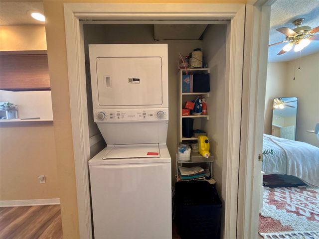915 W 23rd ST 206, Austin, TX 78705