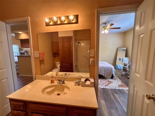 915 W 23rd ST 206, Austin, TX 78705