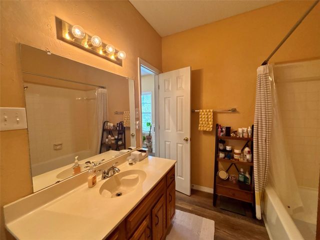 915 W 23rd ST 206, Austin, TX 78705