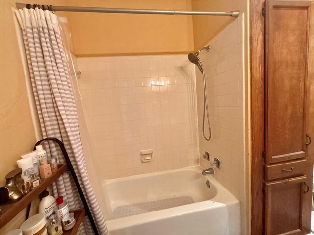 915 W 23rd ST 206, Austin, TX 78705