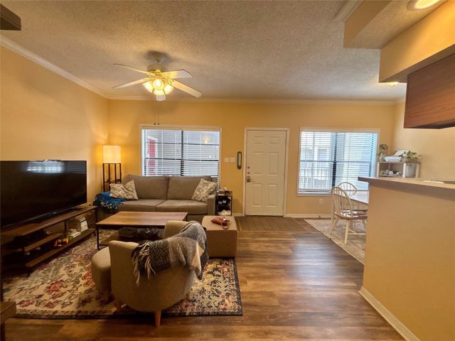 915 W 23rd ST 206, Austin, TX 78705