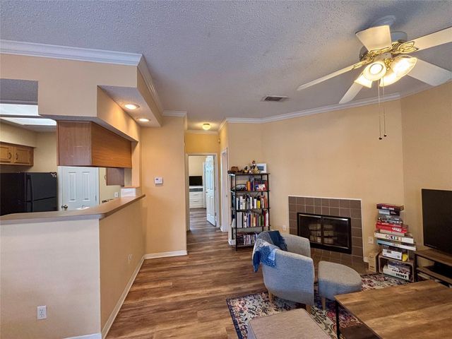 915 W 23rd ST 206, Austin, TX 78705