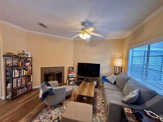 915 W 23rd ST 206, Austin, TX 78705