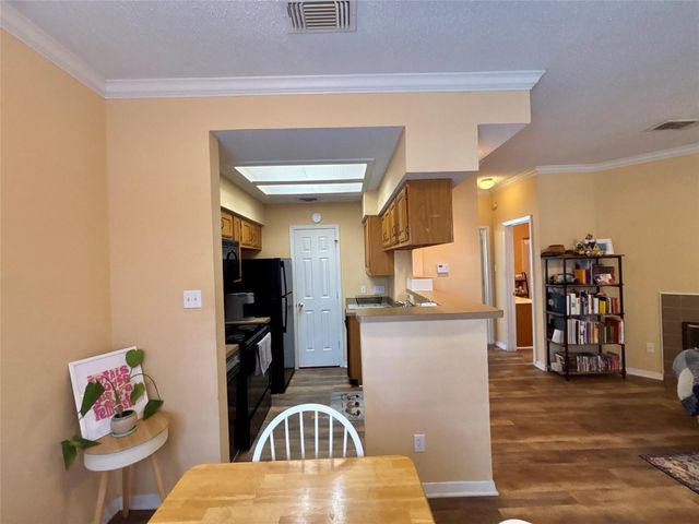 915 W 23rd ST 206, Austin, TX 78705