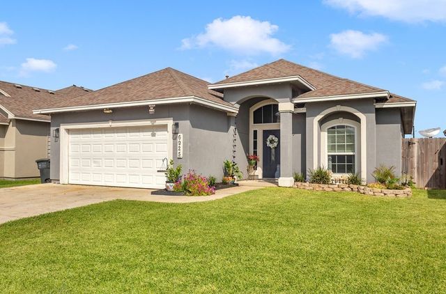 6925 South Wind Dr, Corpus Christi, TX 78413