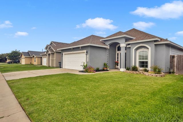 6925 South Wind Dr, Corpus Christi, TX 78413