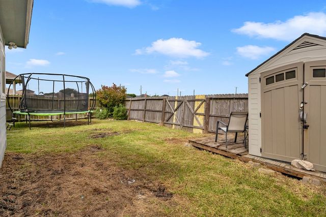 6925 South Wind Dr, Corpus Christi, TX 78413