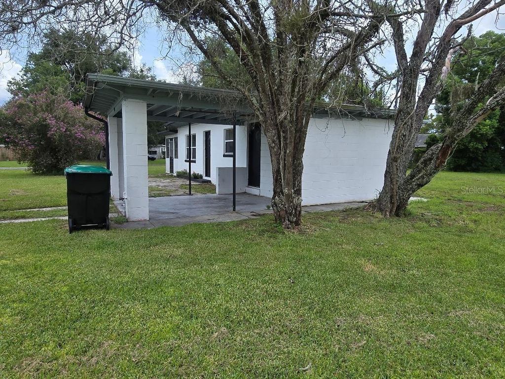 Image 2 of property listing at 5762 DOGWOOD DRIVE, Orlando, FL 32807