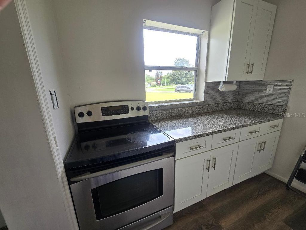 Image 11 of property listing at 5762 DOGWOOD DRIVE, Orlando, FL 32807