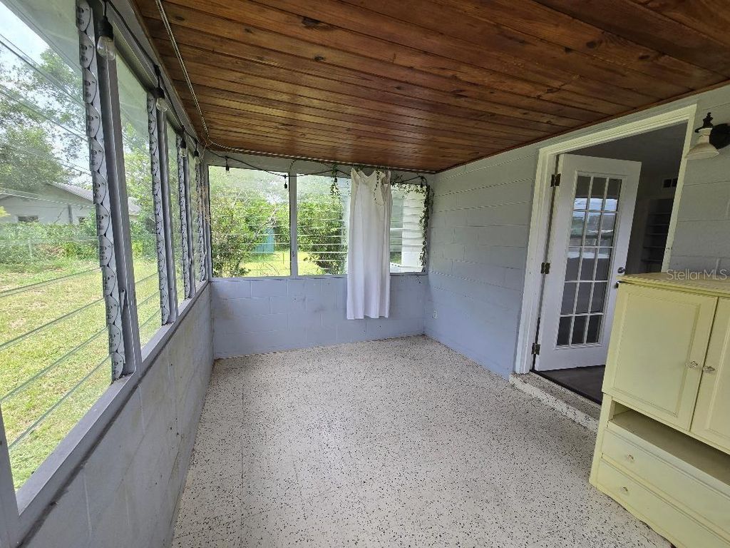 Image 20 of property listing at 5762 DOGWOOD DRIVE, Orlando, FL 32807