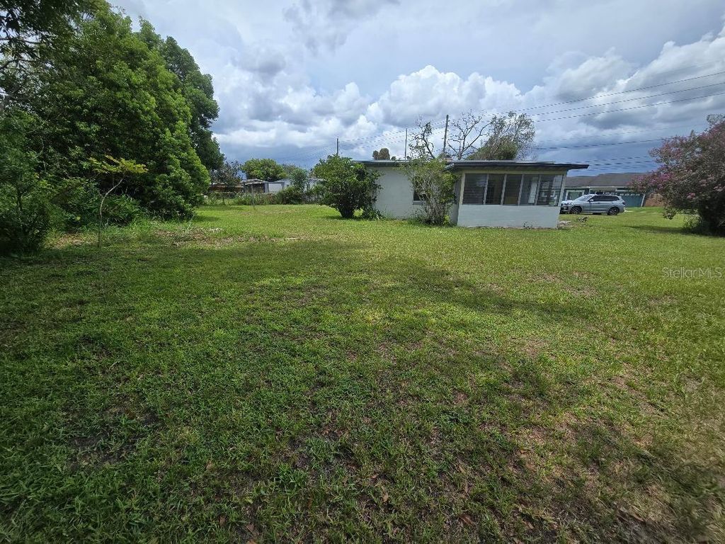 Image 3 of property listing at 5762 DOGWOOD DRIVE, Orlando, FL 32807