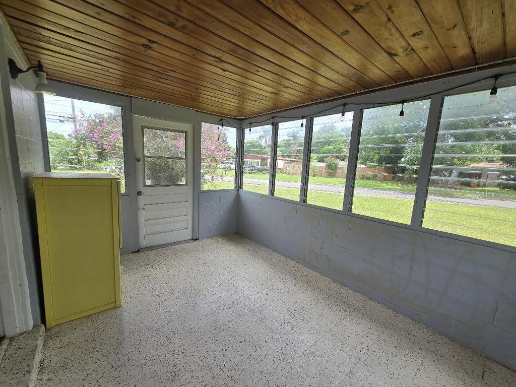 Image 21 of property listing at 5762 DOGWOOD DRIVE, Orlando, FL 32807