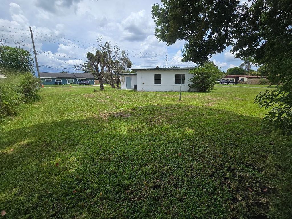 Image 7 of property listing at 5762 DOGWOOD DRIVE, Orlando, FL 32807