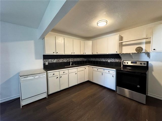 746 Lansdown Dr, Corpus Christi, TX 78412