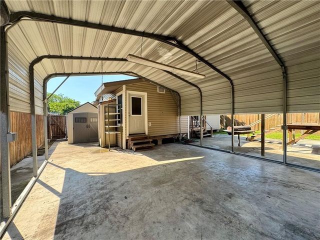 746 Lansdown Dr, Corpus Christi, TX 78412
