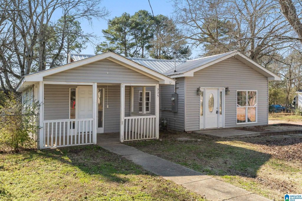 335 1ST AVENUE NW, Graysville, AL 35071
