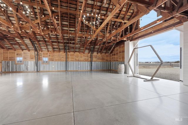 9762 Deer Flat Rd, Nampa, ID 83686