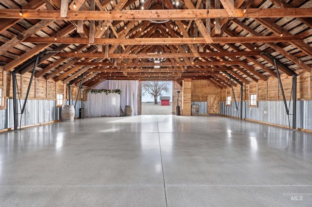 9762 Deer Flat Rd, Nampa, ID 83686