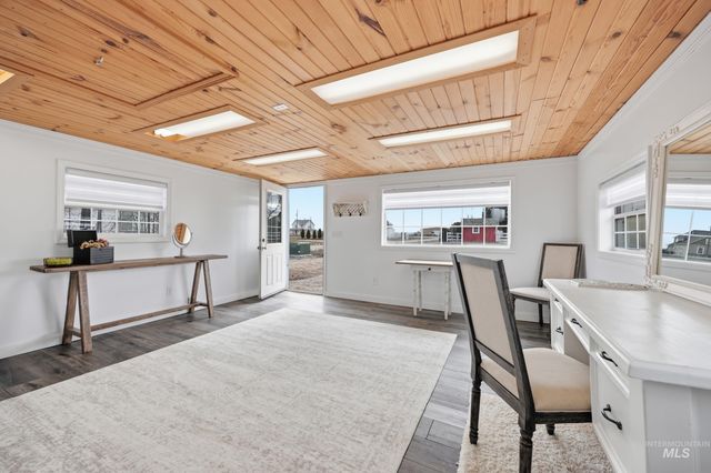 9762 Deer Flat Rd, Nampa, ID 83686