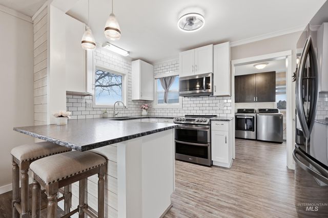 9762 Deer Flat Rd, Nampa, ID 83686