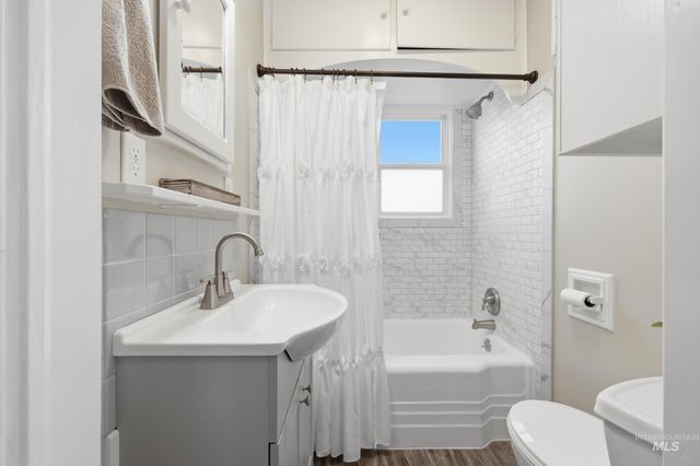 9762 Deer Flat Rd, Nampa, ID 83686