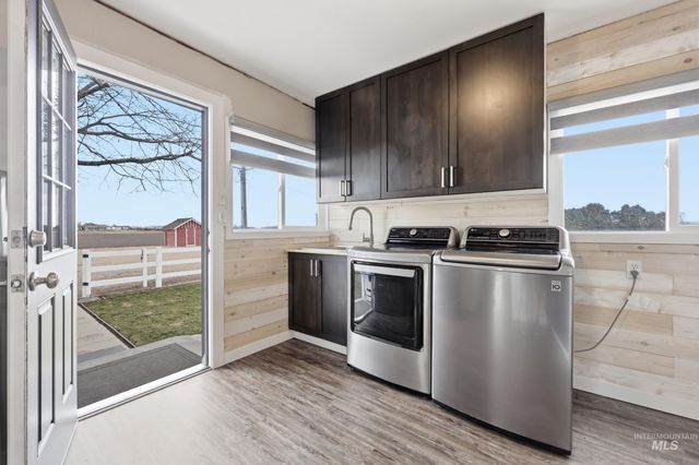 9762 Deer Flat Rd, Nampa, ID 83686