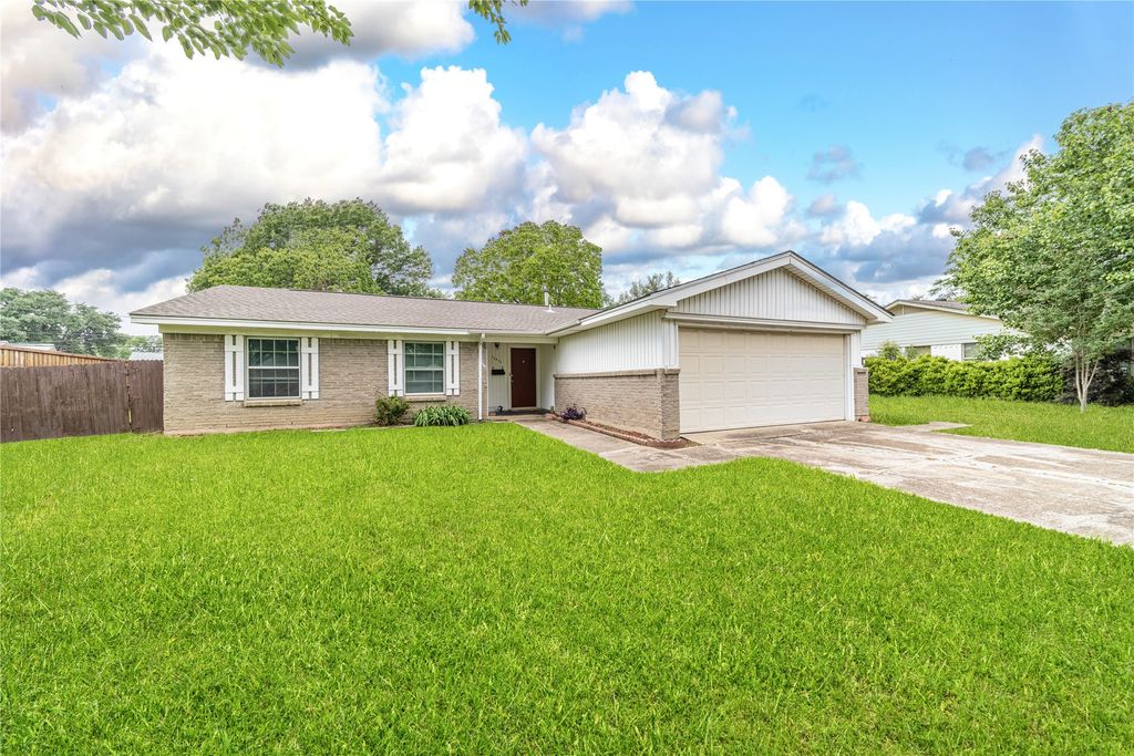 13515 Charcoal Lane, Farmers Branch, TX 75234