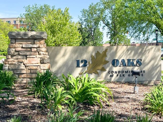 630 Perrie Drive 104, Elk Grove Village, IL 60007