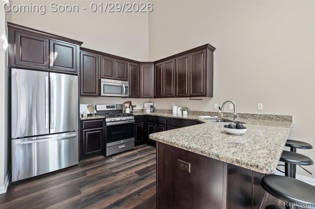 14728 Kings Mill Drive, Utica, MI 48315