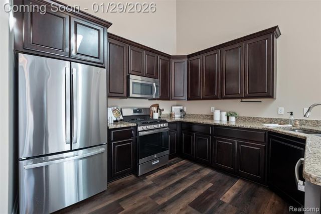 14728 Kings Mill Drive, Utica, MI 48315