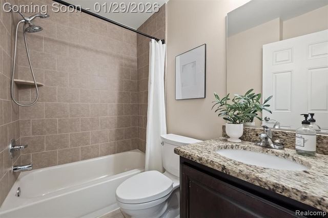 14728 Kings Mill Drive, Utica, MI 48315