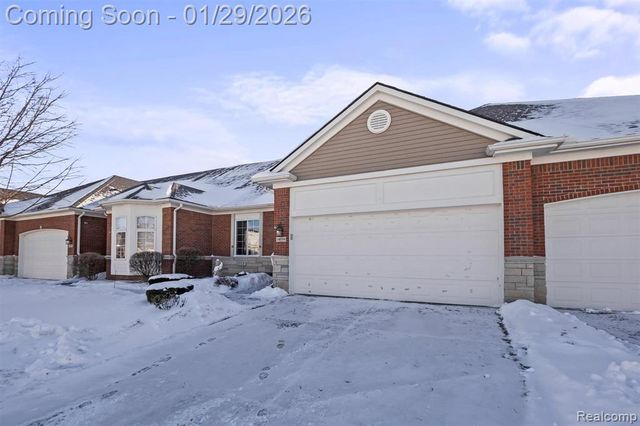 14728 Kings Mill Drive, Utica, MI 48315