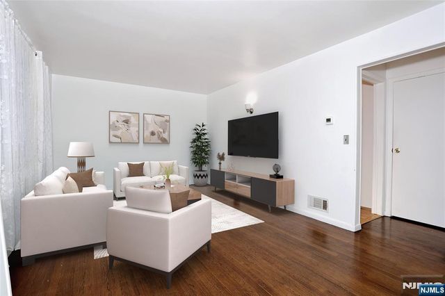 31 Madison Avenue, Demarest, NJ 07627