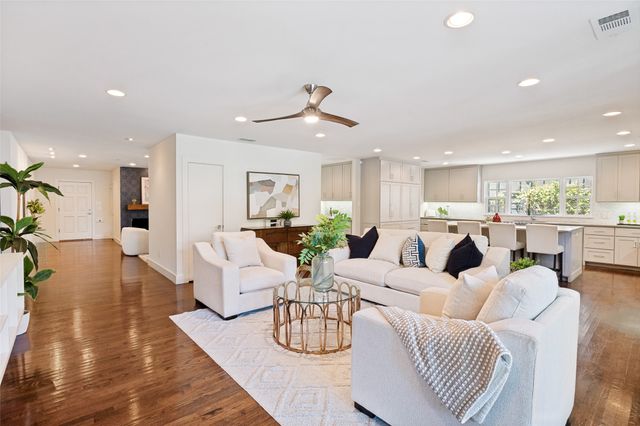 1518 Oak Knoll Street, Dallas, TX 75208