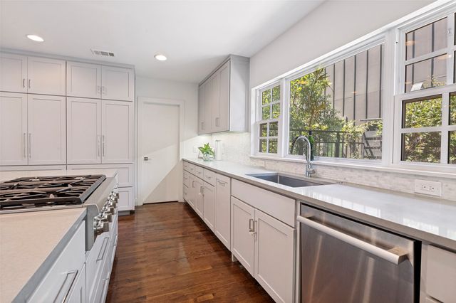 1518 Oak Knoll Street, Dallas, TX 75208