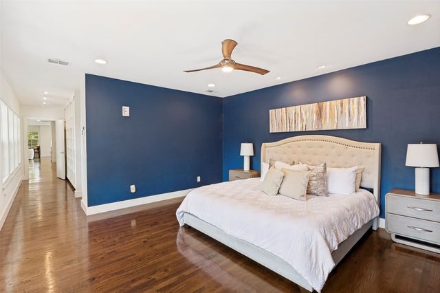 1518 Oak Knoll Street, Dallas, TX 75208