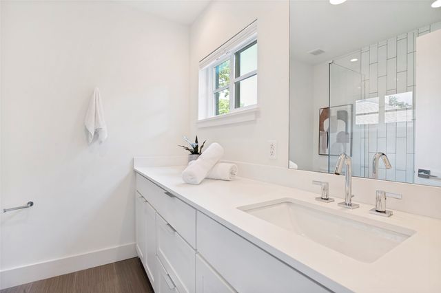 1518 Oak Knoll Street, Dallas, TX 75208